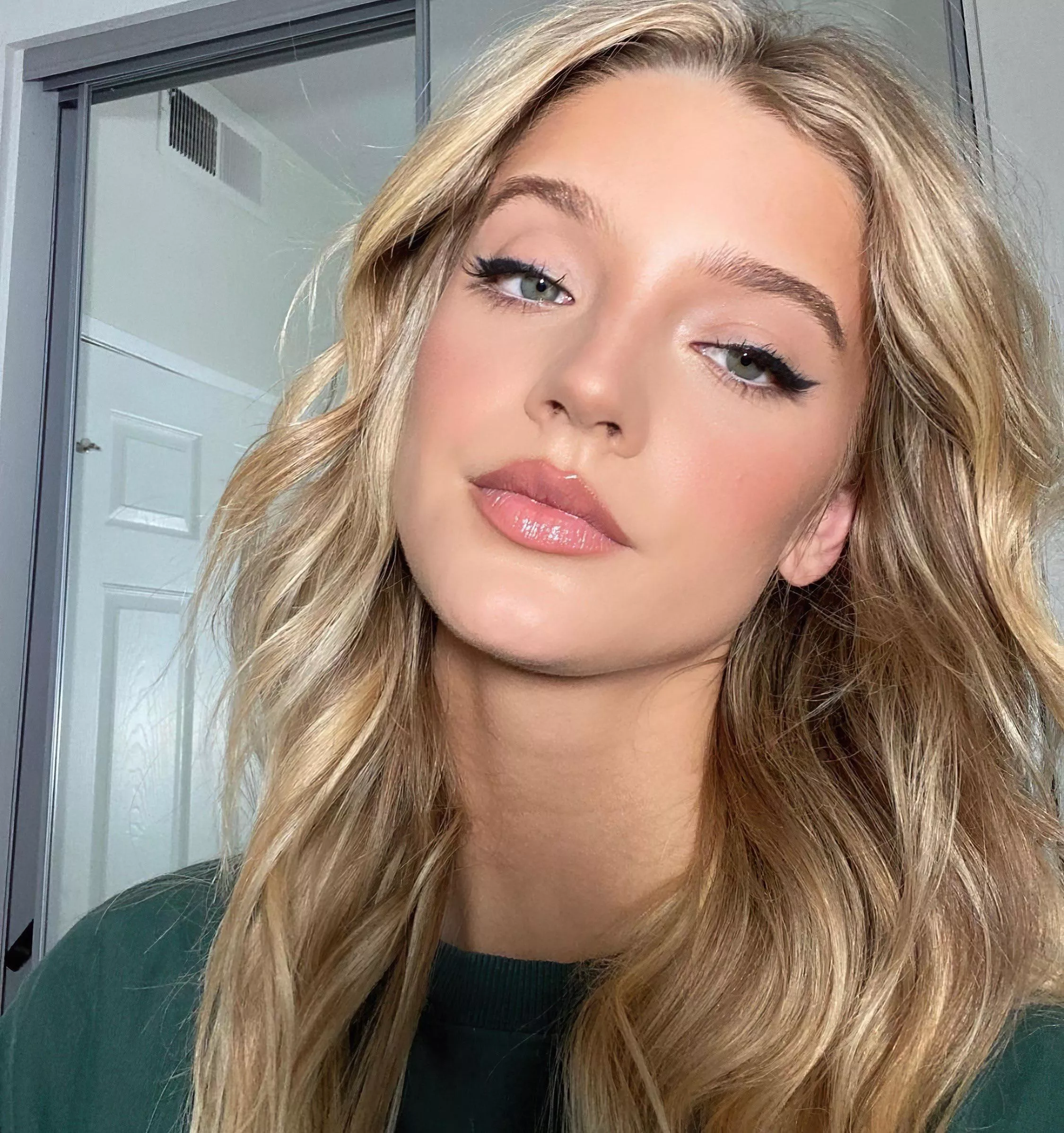 Marie-Laure Tomas posted by cashmere1977-2