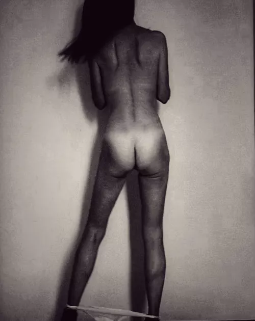 nude white butt [oc] by Blufetish