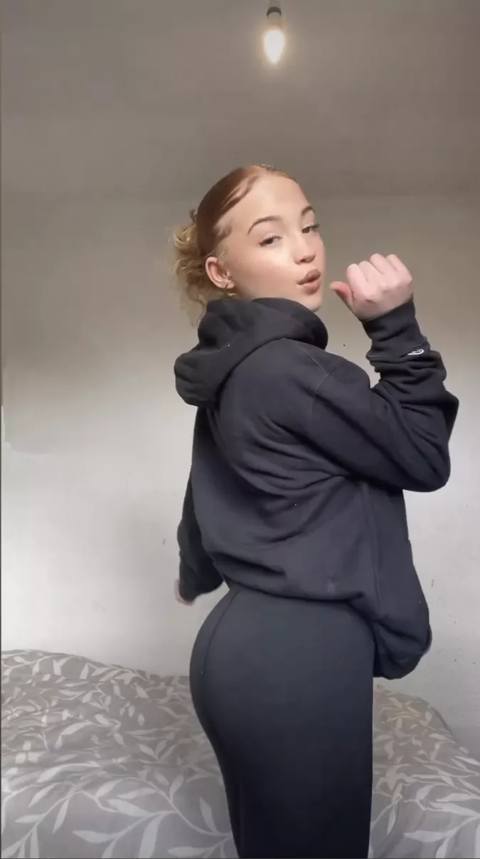 Olivia's ass 🤤🤤 posted by xd_xd69420