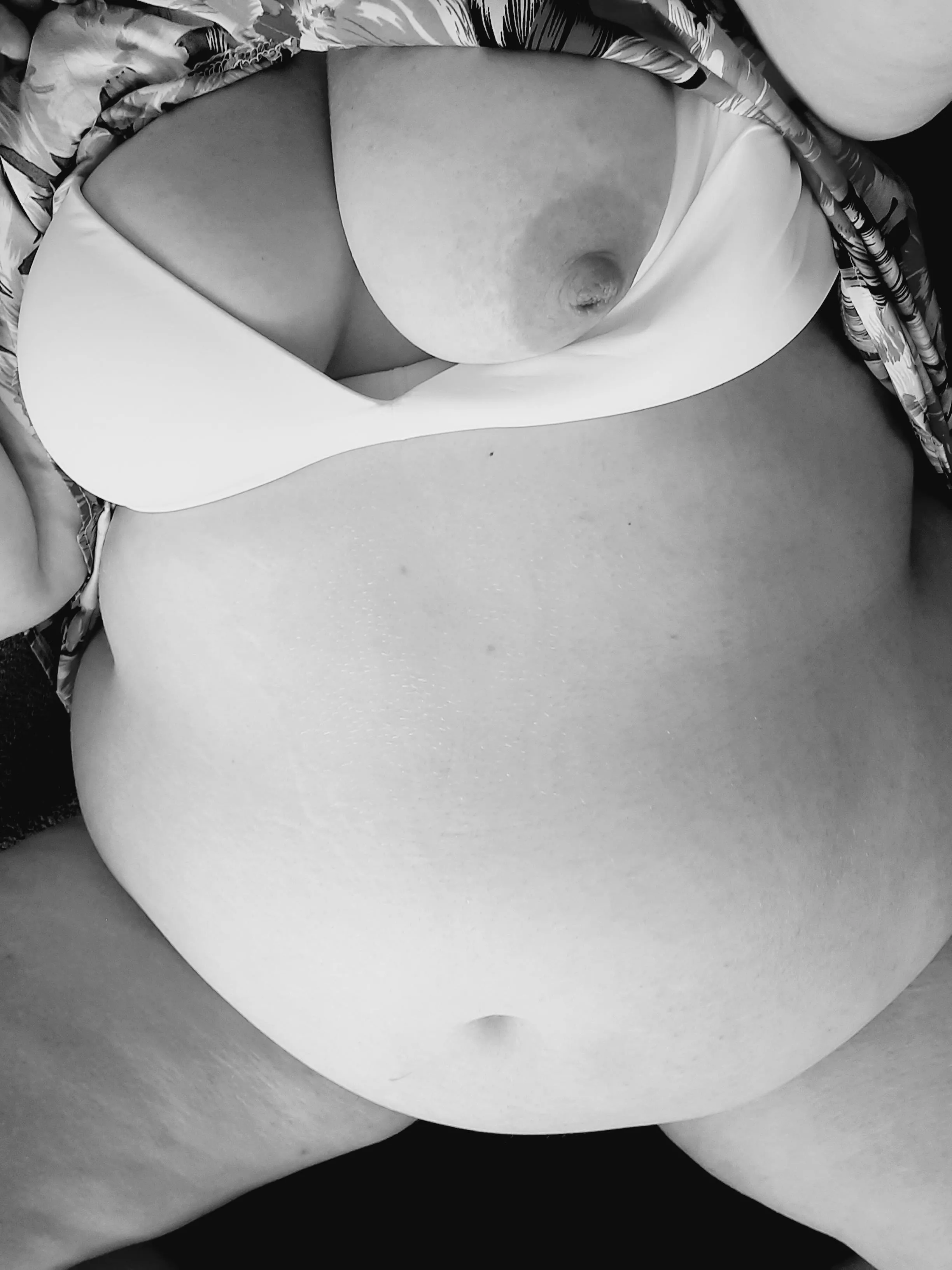 Peek a boo(b)! posted by rouge2135