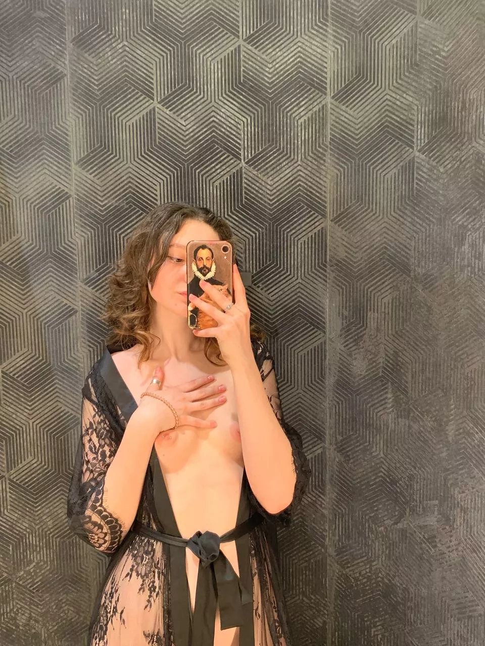 Petite girl that will turn you on posted by Fullymaraud