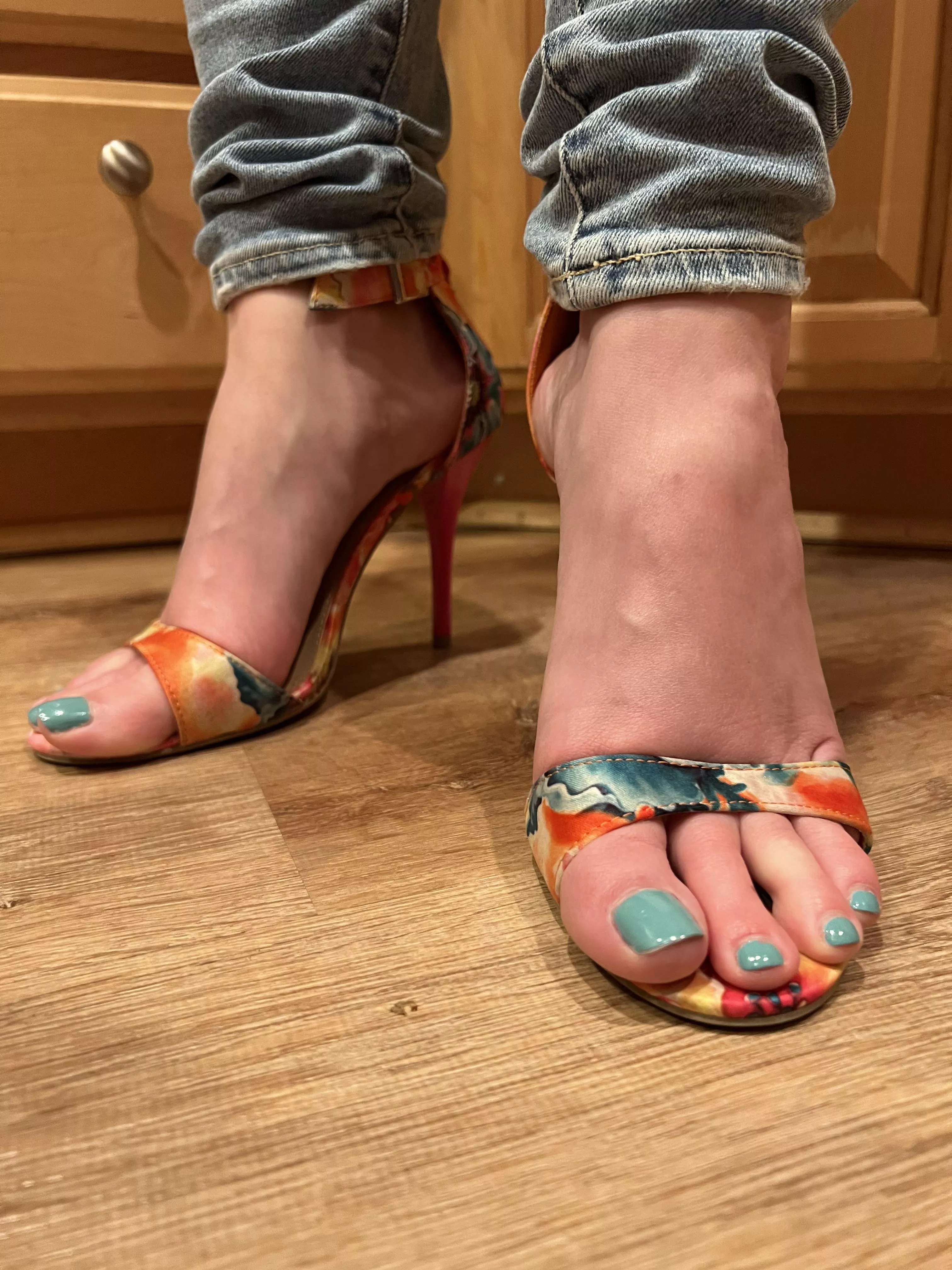 Saturday mood? 👠😜 posted by nextdoorfeet