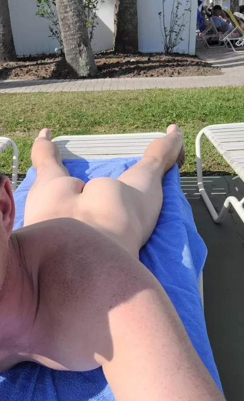 Suns out, buns out!! 😎 (M37) by nab942