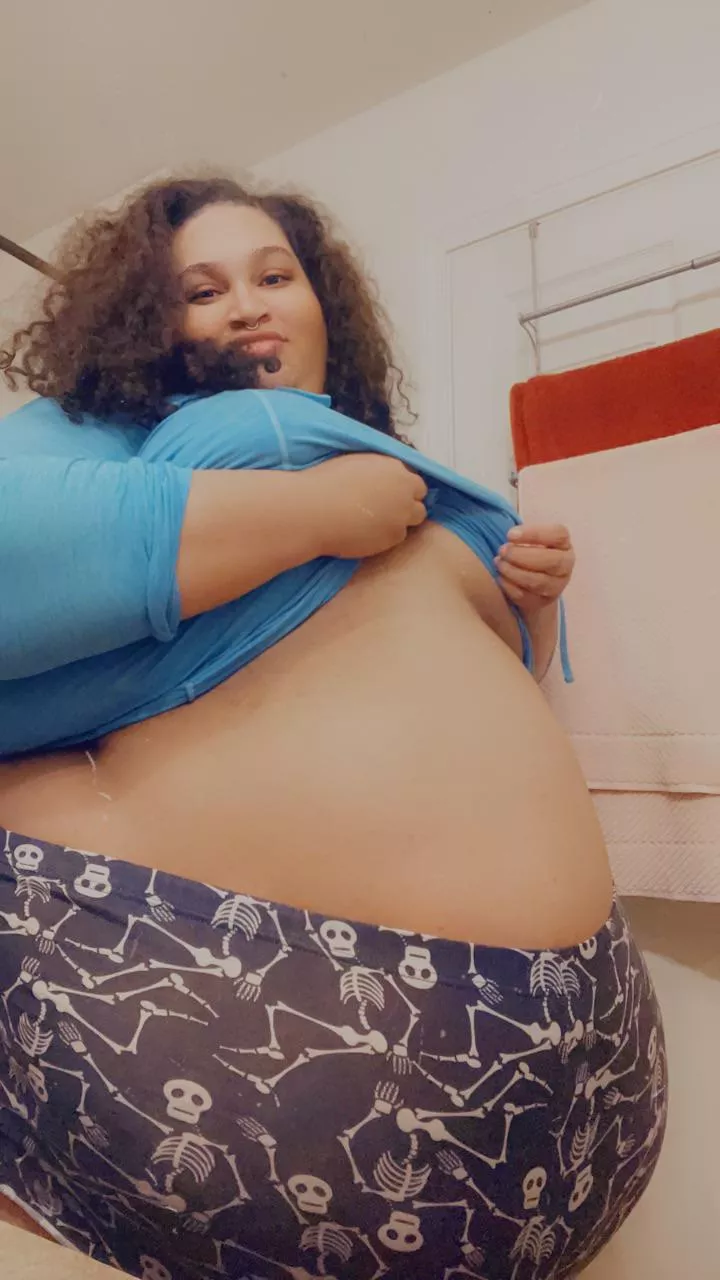 Thicker then a snicker haha 😏😘 posted by AmberWild420