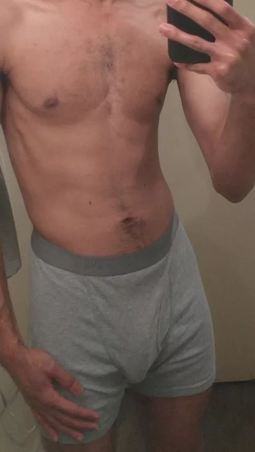 thought i'd try my hand on here by shynerdboi