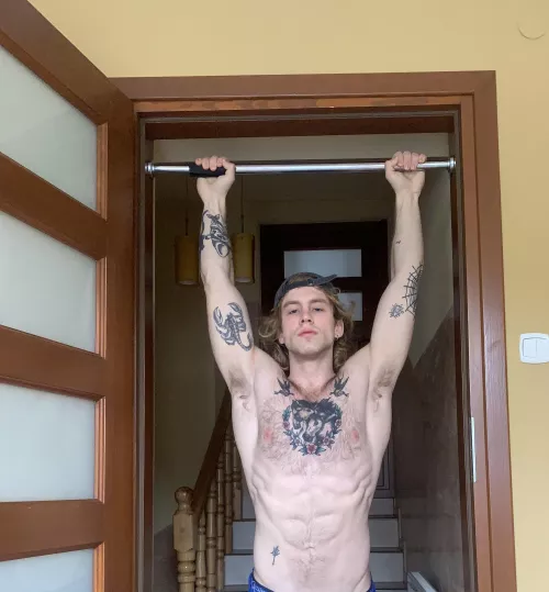 U could climb on me by haael12