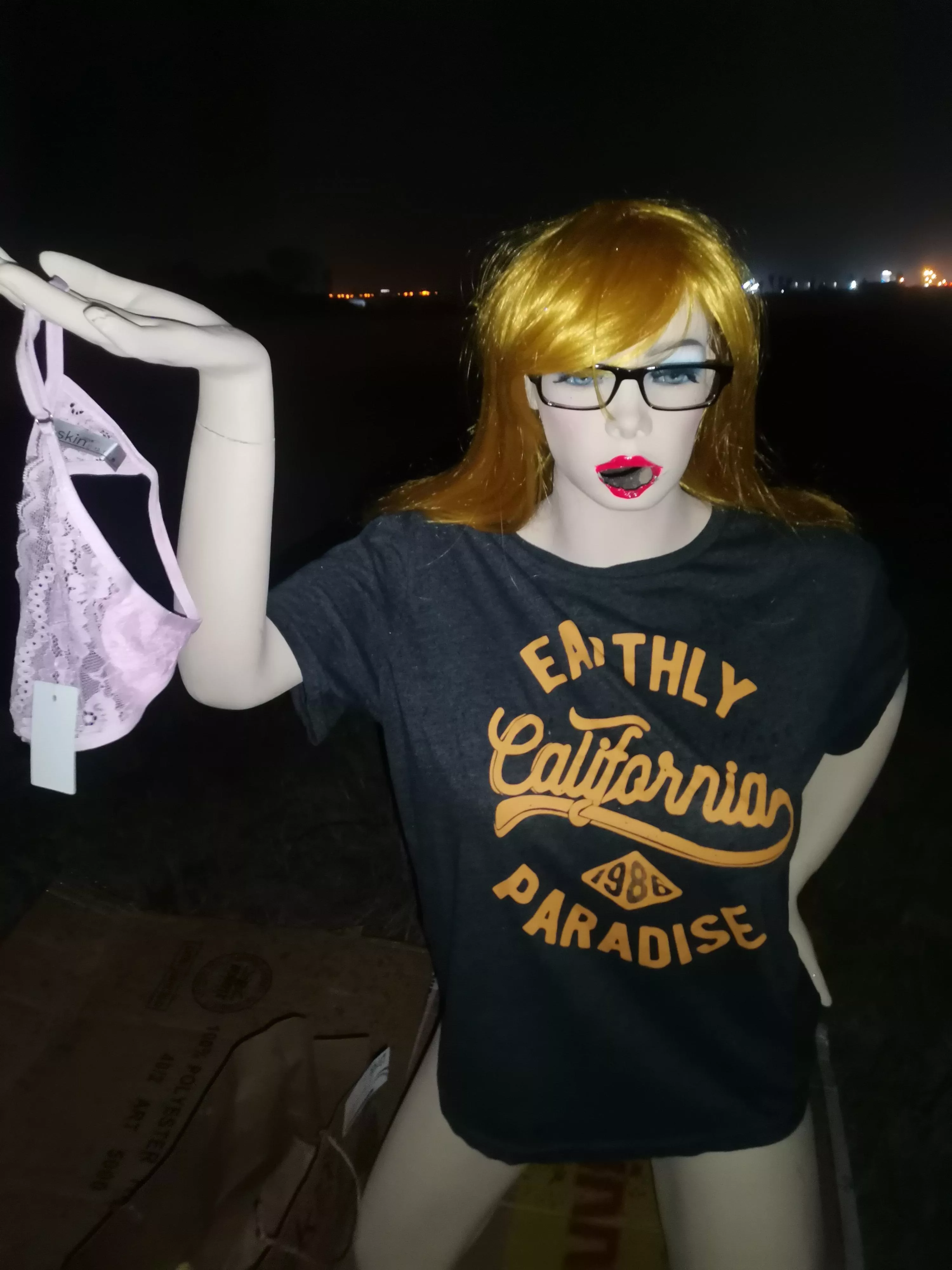 We get now action posted by dollsexjennifer