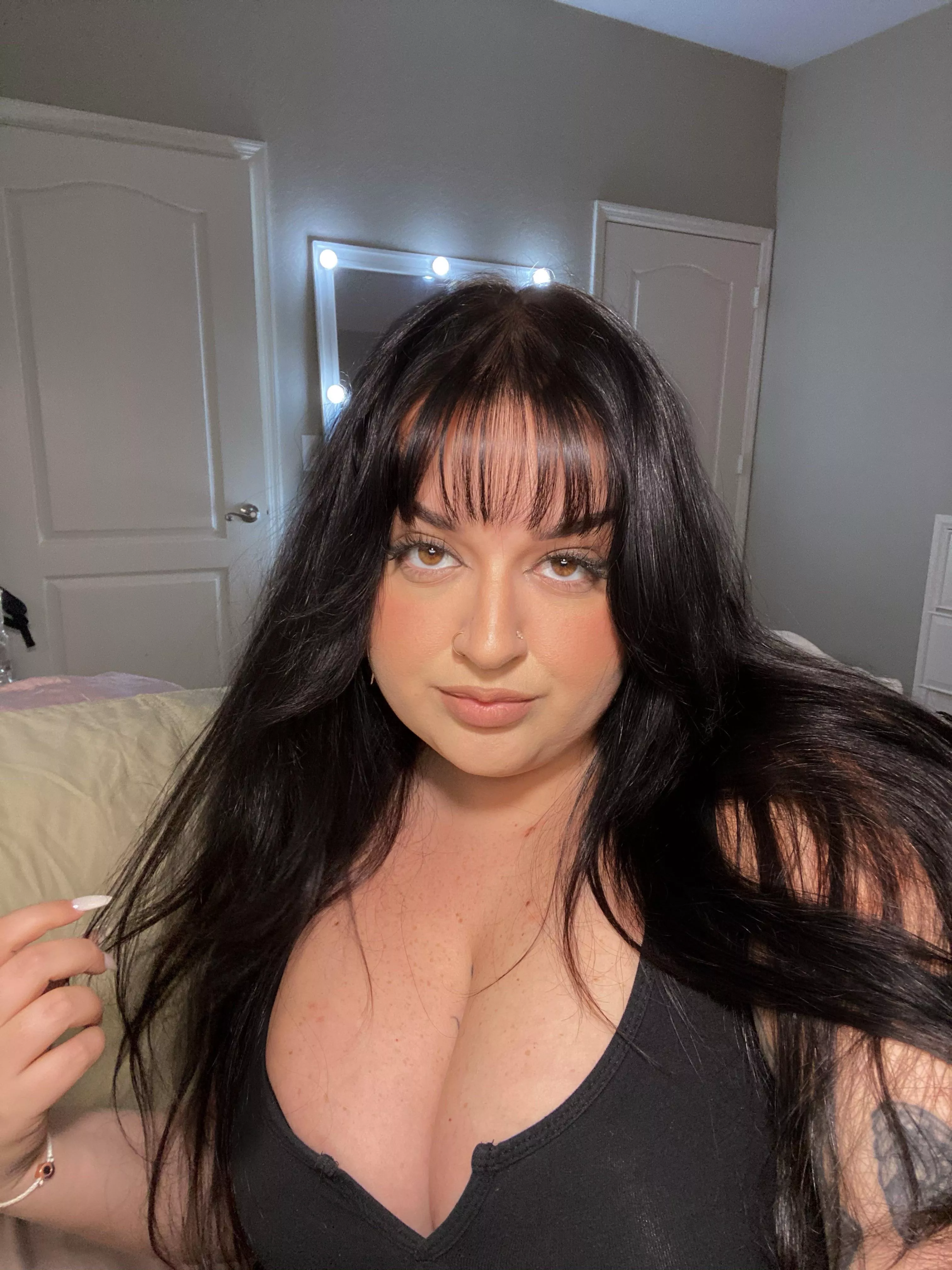 what did you notice first about me? my eyes? posted by antoniaxmontana