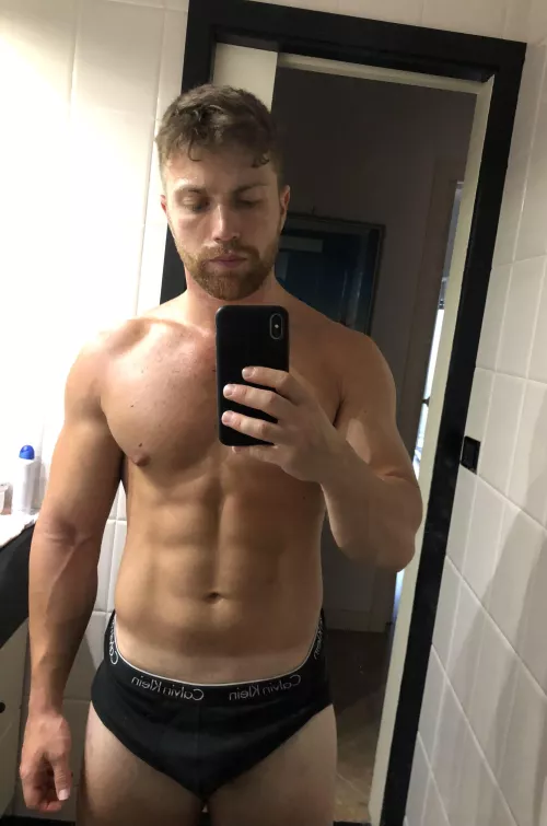 Worth my sunburns? by yoursitalianchrus