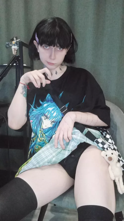 would u like her to show her girl cock? >~< by SonyaCanGiveAFootjob