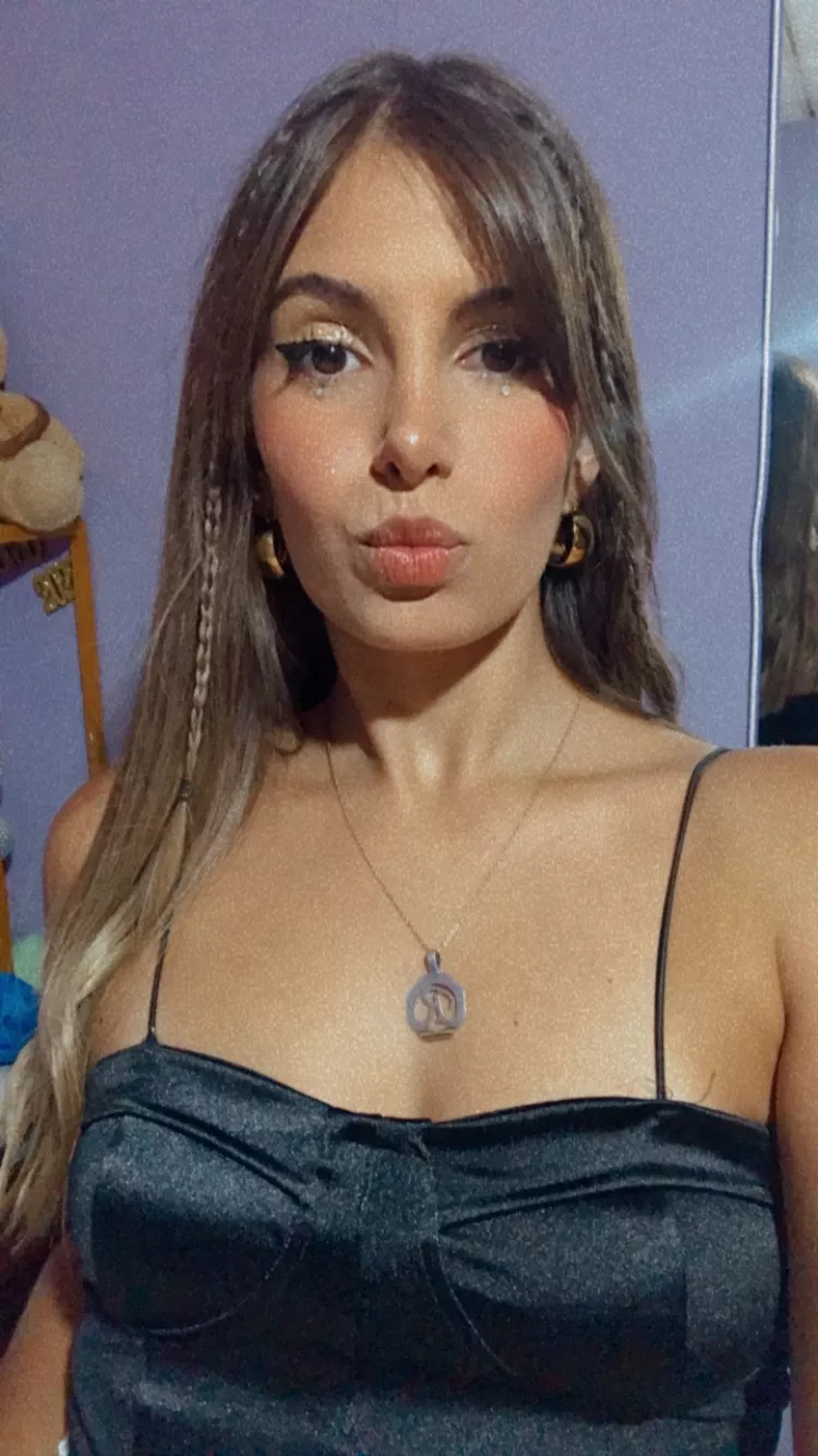 Yes Party, No Bra posted by MediocreBlather