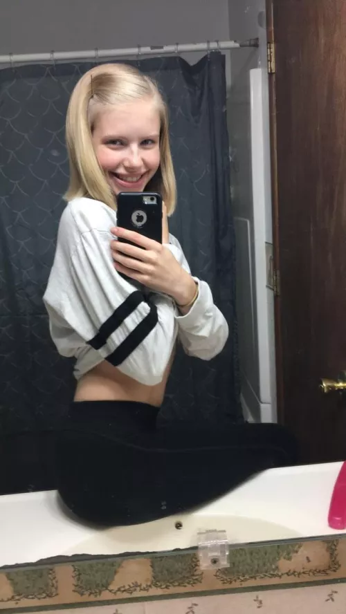 18(F4M)😊I put my on auto-reply so who gives me an upvot will get instantly a nude and surprise masturbate video in DM! 💕 Snp: little_prin1127 by RabbitFearless5405