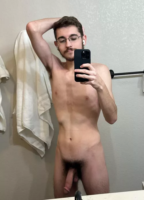 (20) A guy on Grindr told me to shave 😅 by randommodnar4