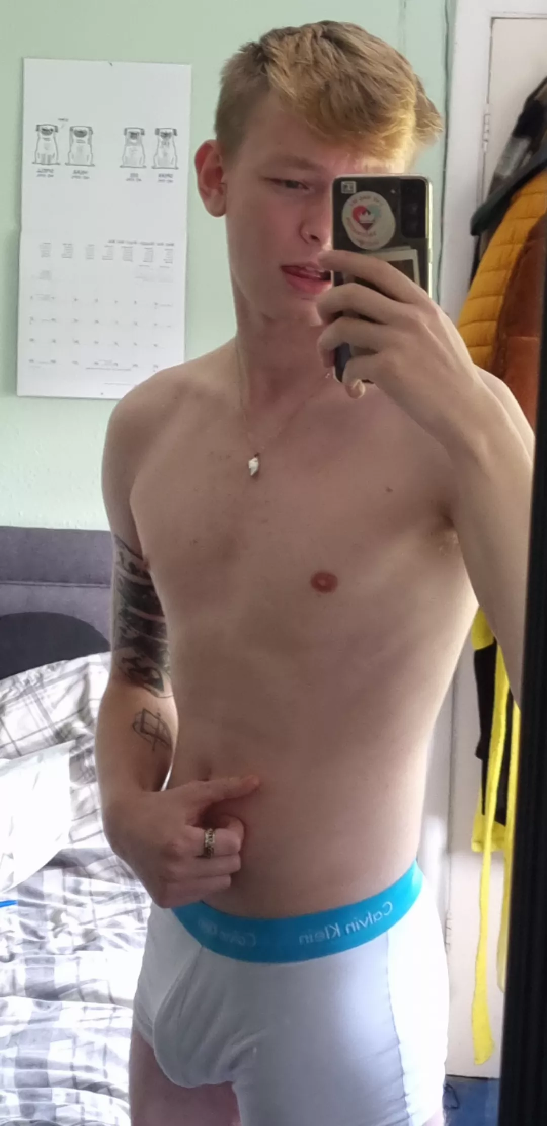 23 hung Toned Blonde twink. Need Fit guys muscles/abs to jerk with. send face and body. be verbal. add danny_racer2 posted by Danny_Racer