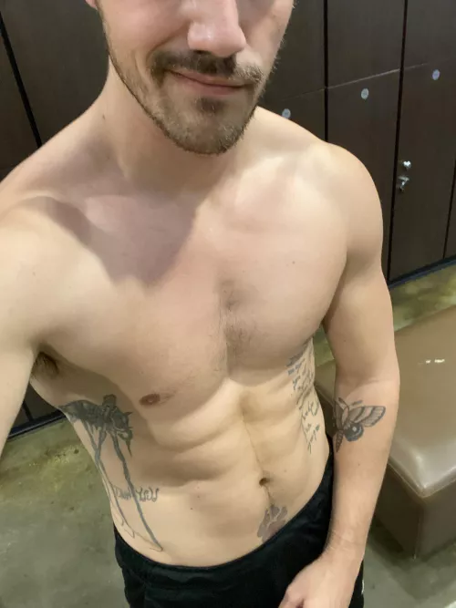 28 / yotes05/ say hi with a snap by Gold-Landscape-1725