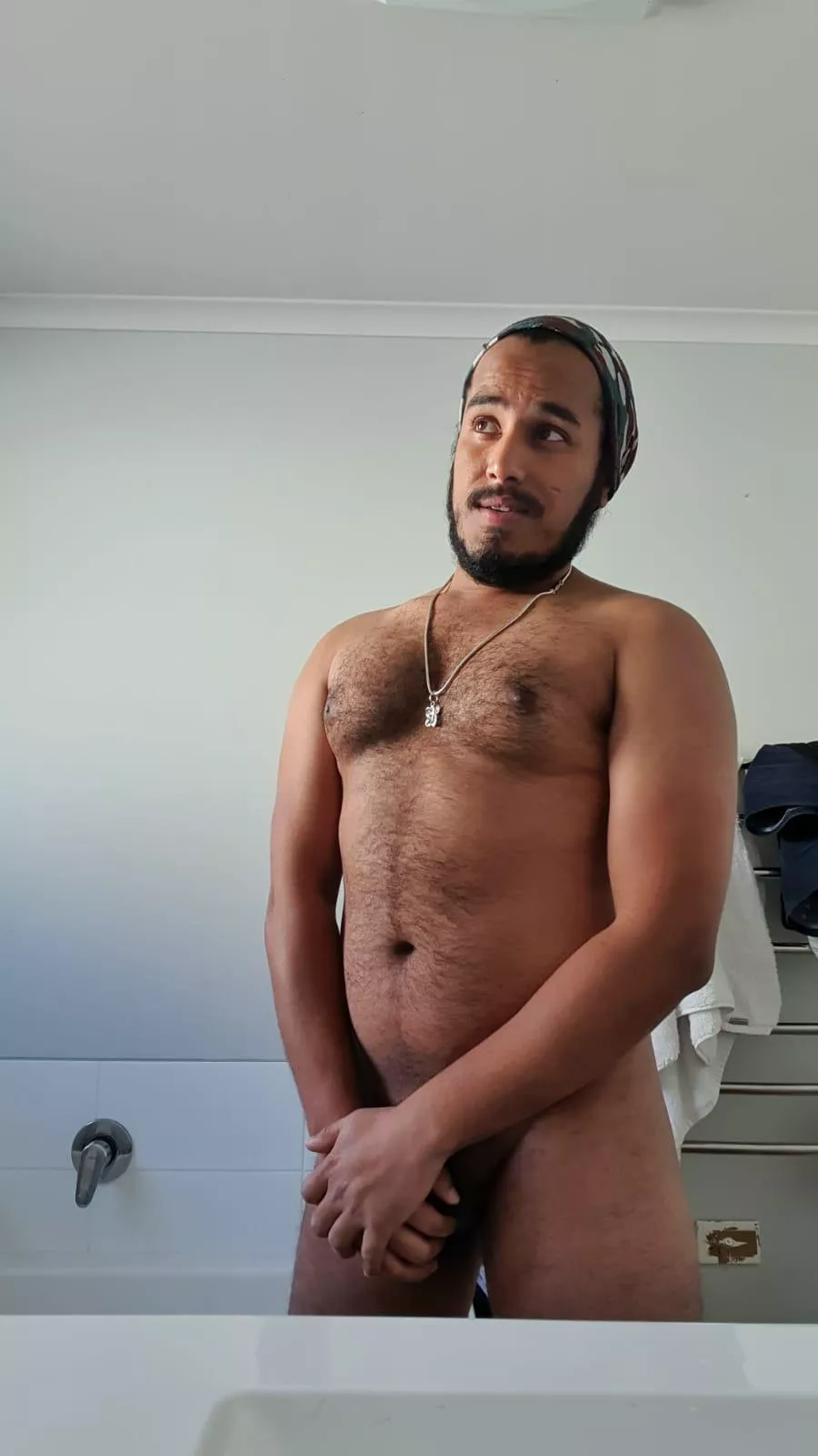 Anyone into Indian daddies? Hmu keen to chat dirty. posted by Smooth_Dot_2294