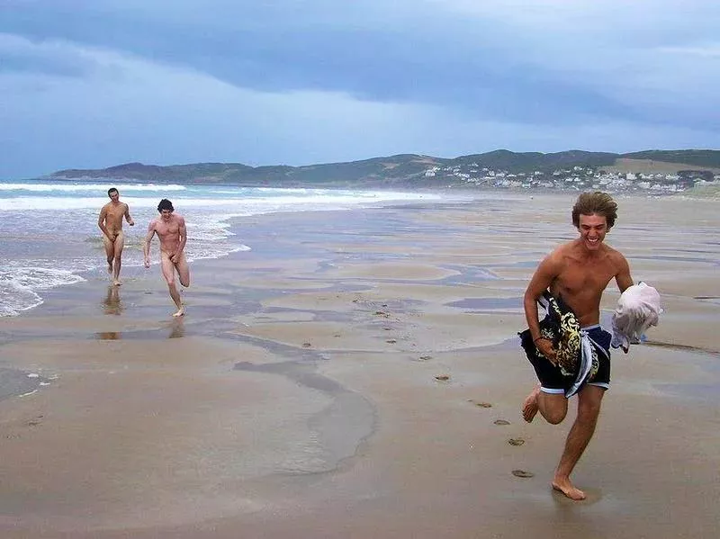 Aussie lads having a bit of fun posted by ausbro12