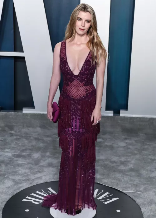 Betty Gilpin by See-Photos