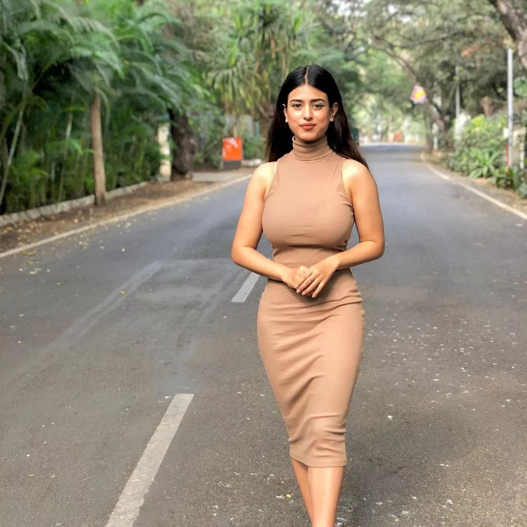 Big curves posted by helhoe888