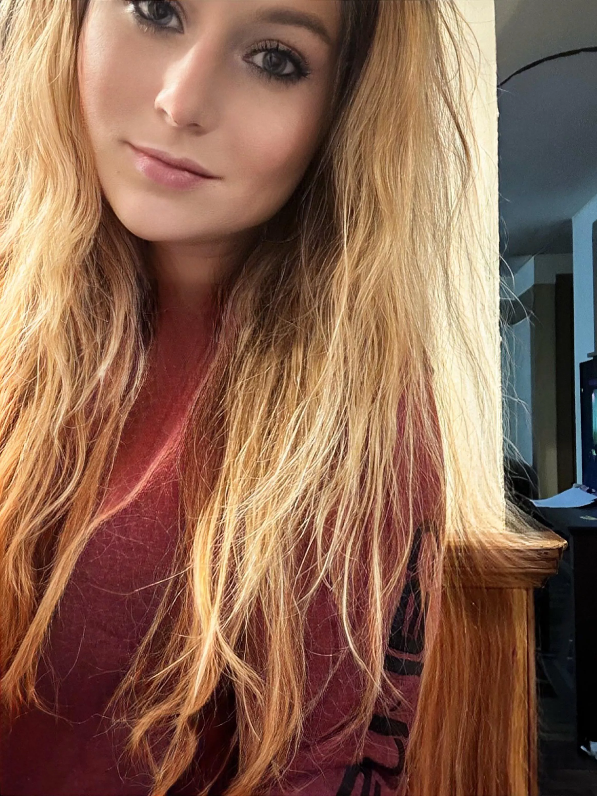 Blonde bimbo posted by Farmmomma2