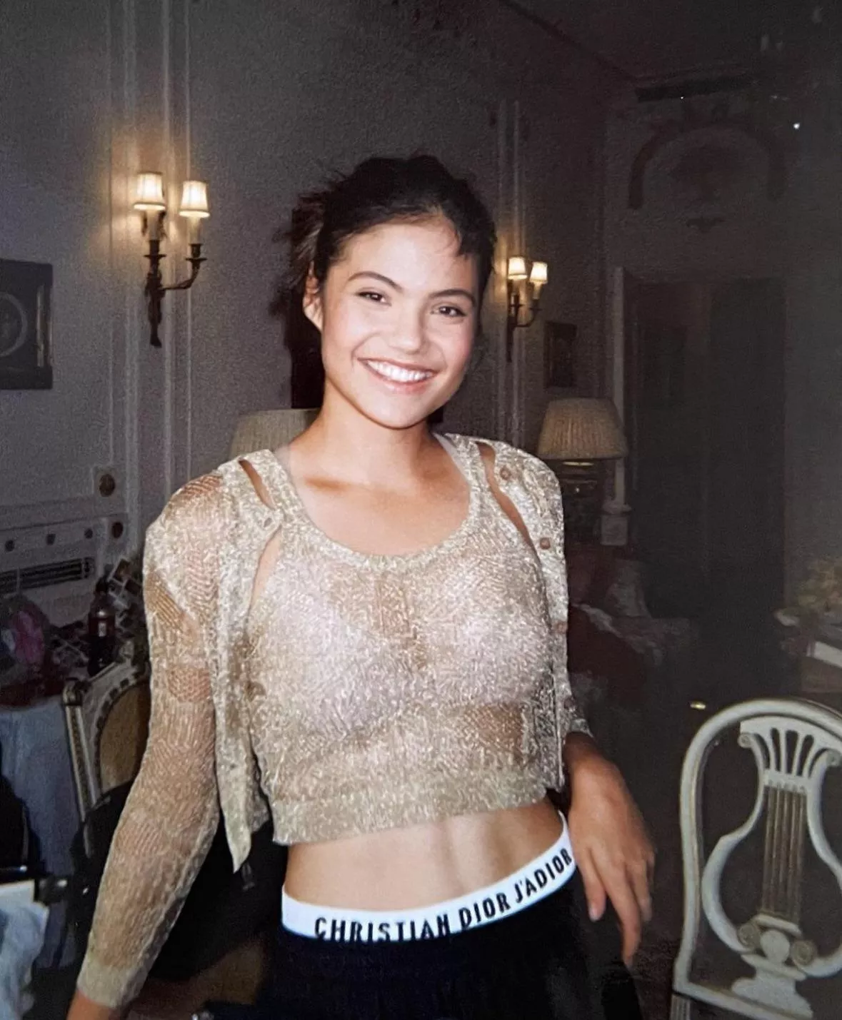 Emma Raducanu keeps getting hotter and hotter! Any bud wants to help me out? Can tribute! posted by TakuSa99