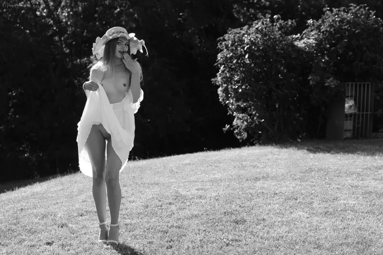 [F] I think my neighbors will like me by astridecatch