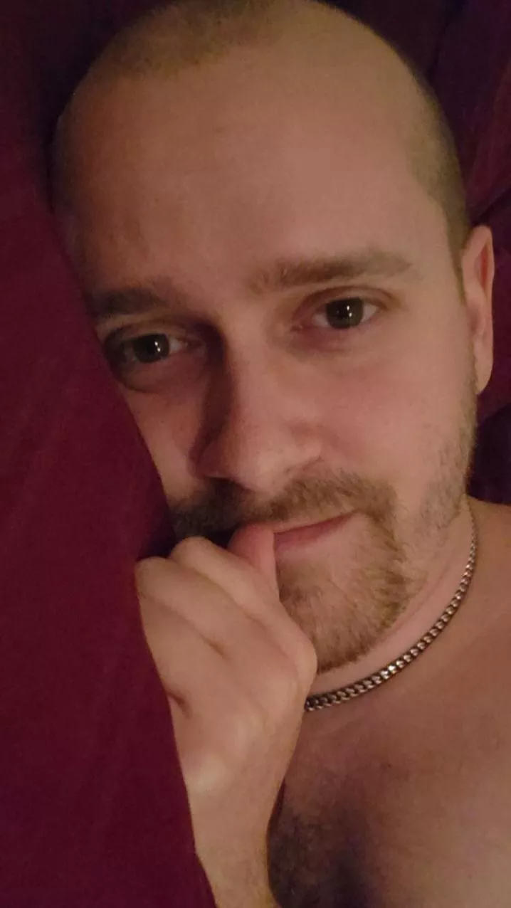 Feeling a bit lonely today, I need cuddles posted by Ardric_Falkner