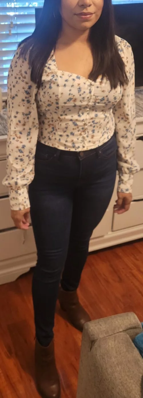 Got caught cheating and wife wants to see guys compliment while I watch. fml. guys don't reply please by roxy19901