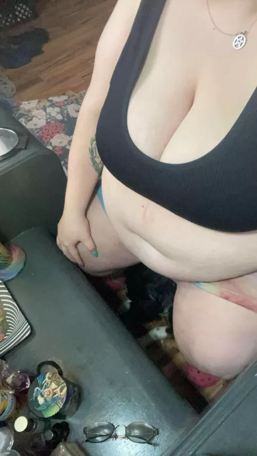 Help me eat my way outta these shorts 🥺 by Stupid-Fluf