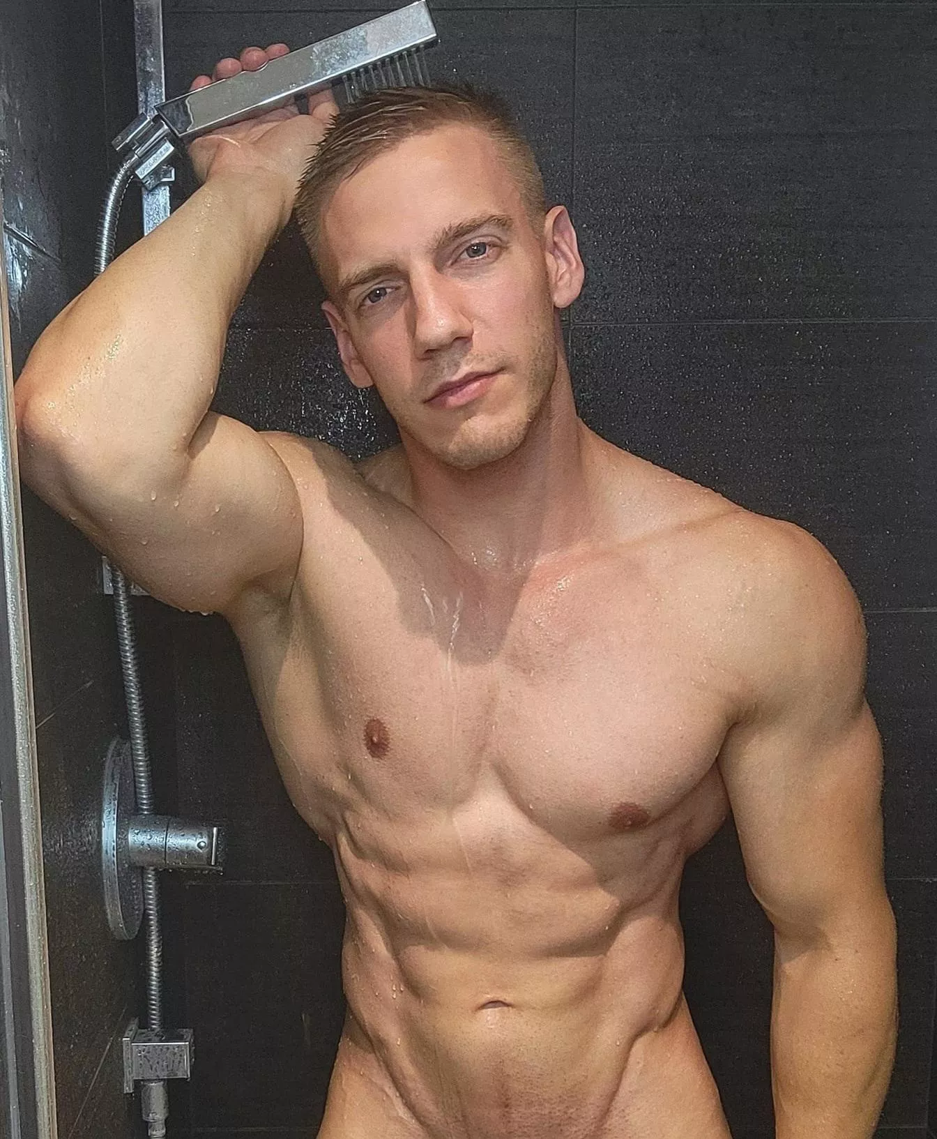 Hop in, the temperature is perfect 😏💦 posted by John_fitness91