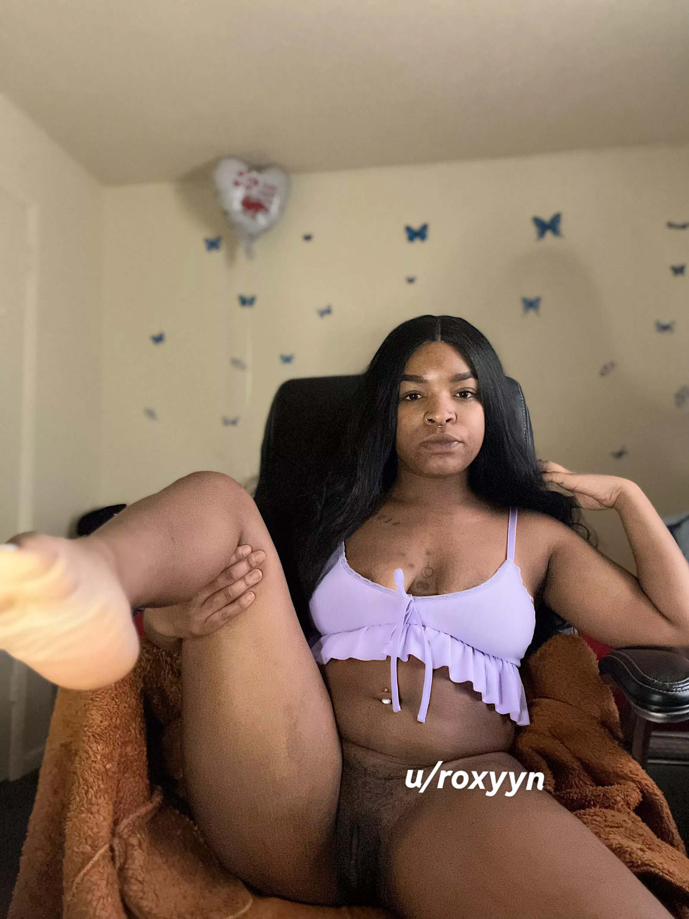 I want it right in this chair posted by roxyyn