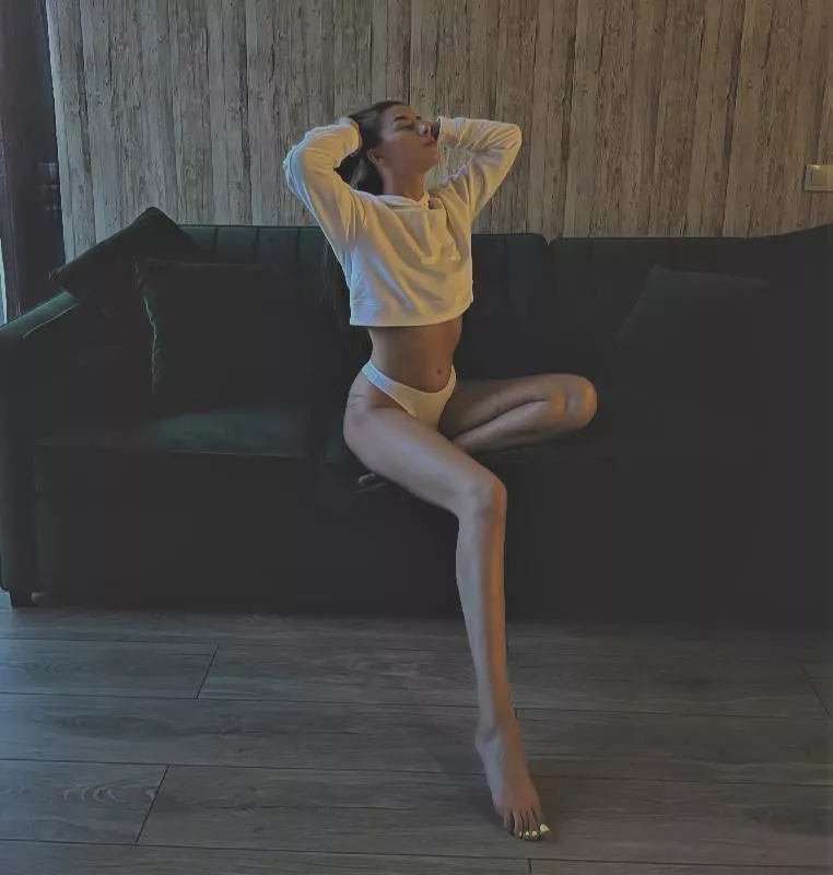 I want to throw my head back and cum hard. Can you help? posted by sexysultrybabe