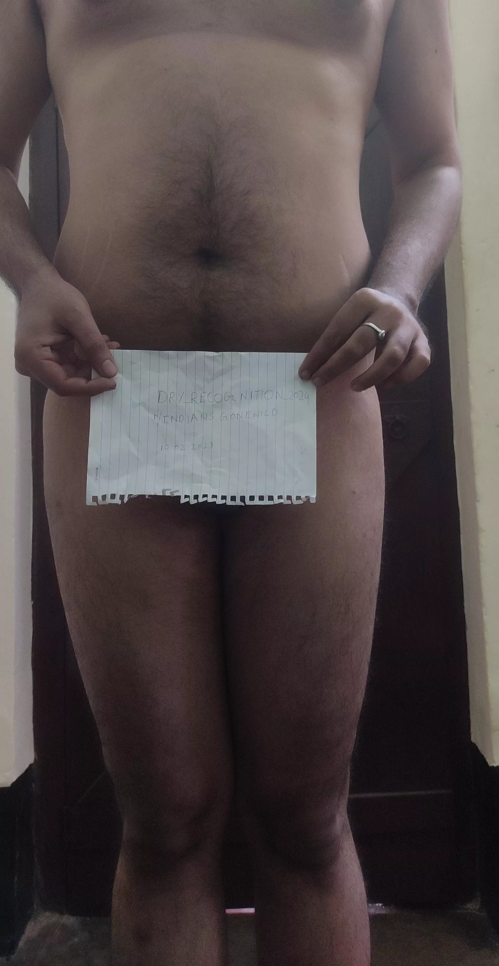 Kind of my first post here...... Always have had body image issues.... 🙈 Shy.... Slide into my DMs? 😅 posted by Dry_Recognition_2024