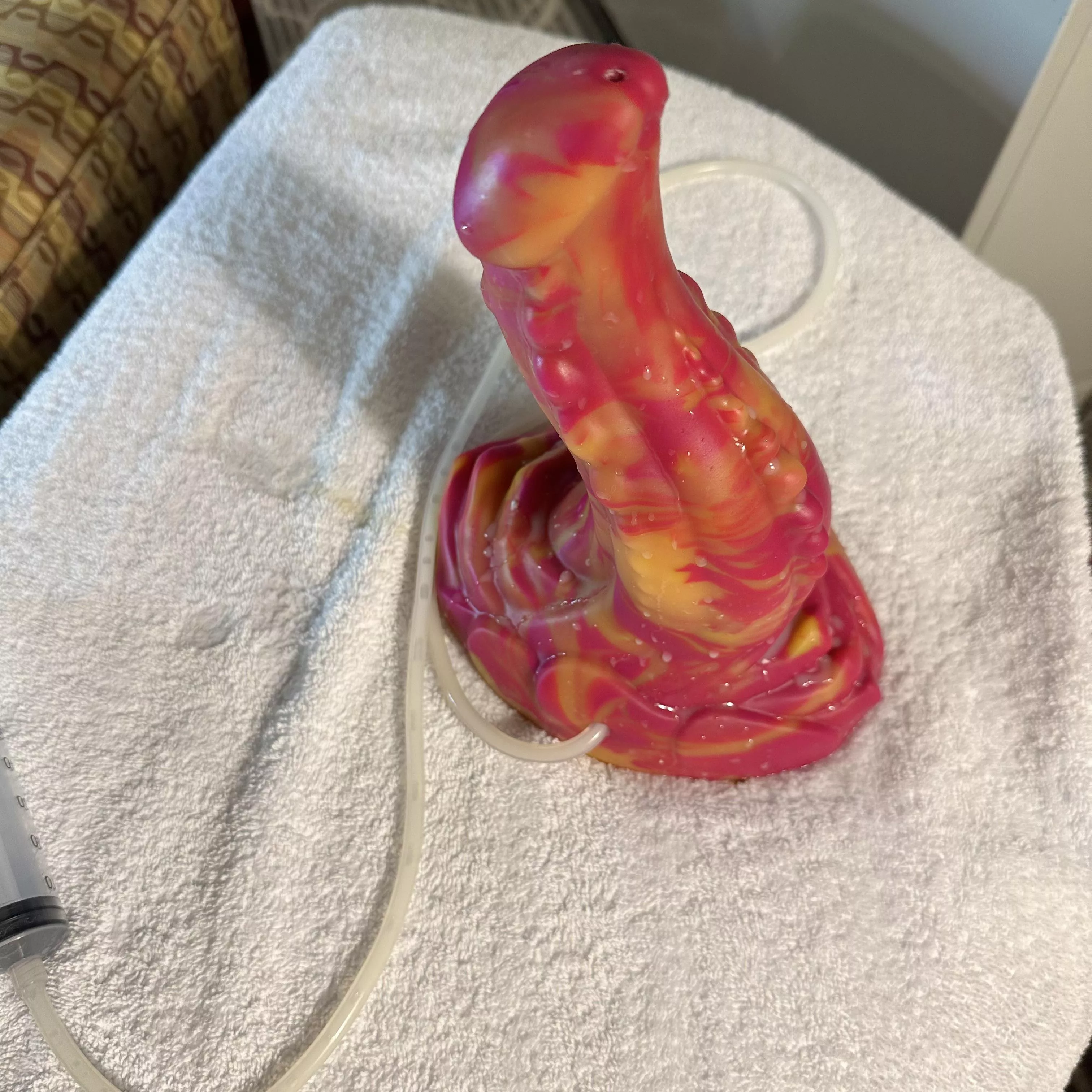 ✨Made a huge mess on my L Pretzal…. 🥵 posted by Glitterygirl96