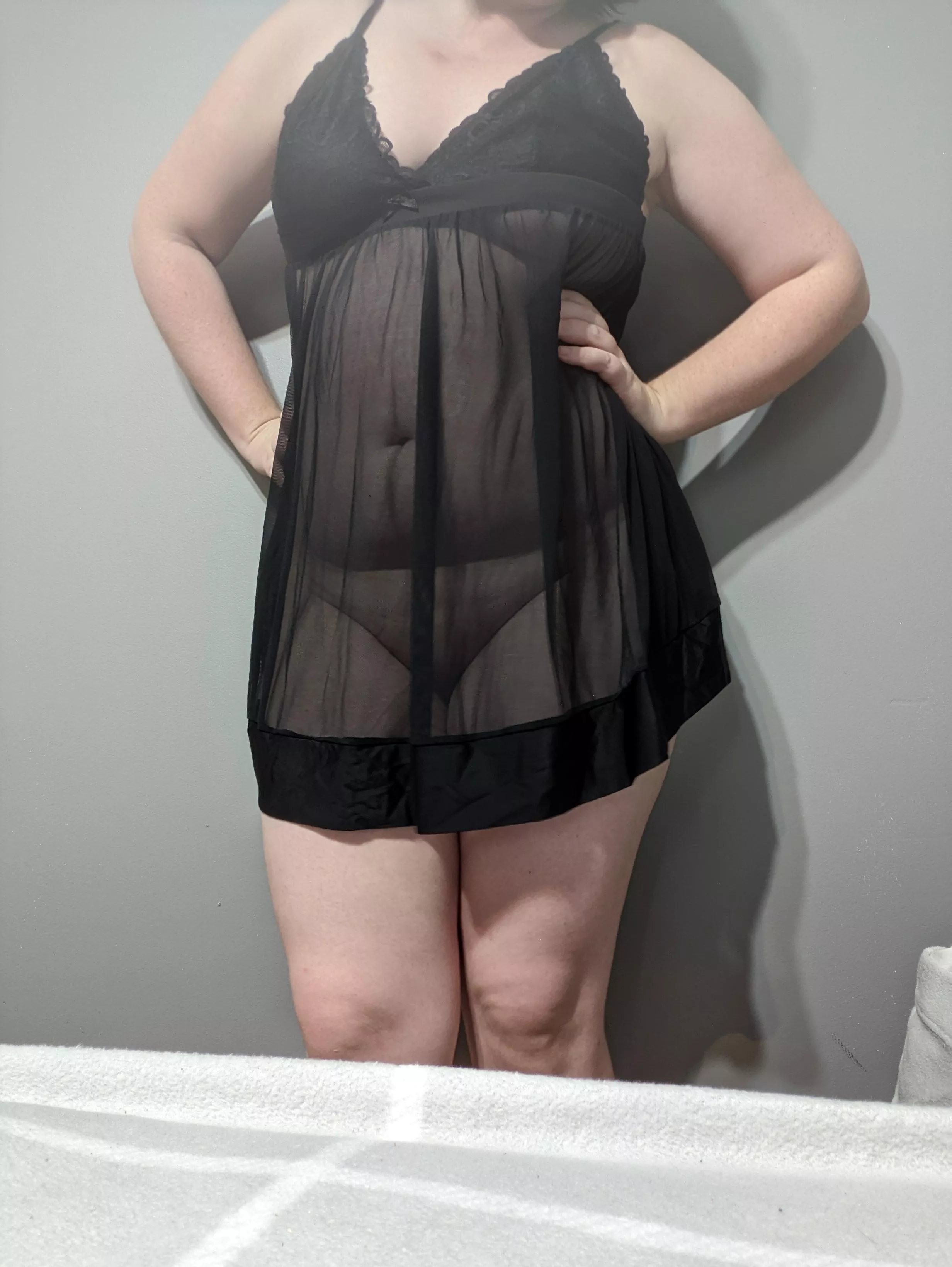 My favourite pose. Hands on the hips posted by SunflowerGirl1387