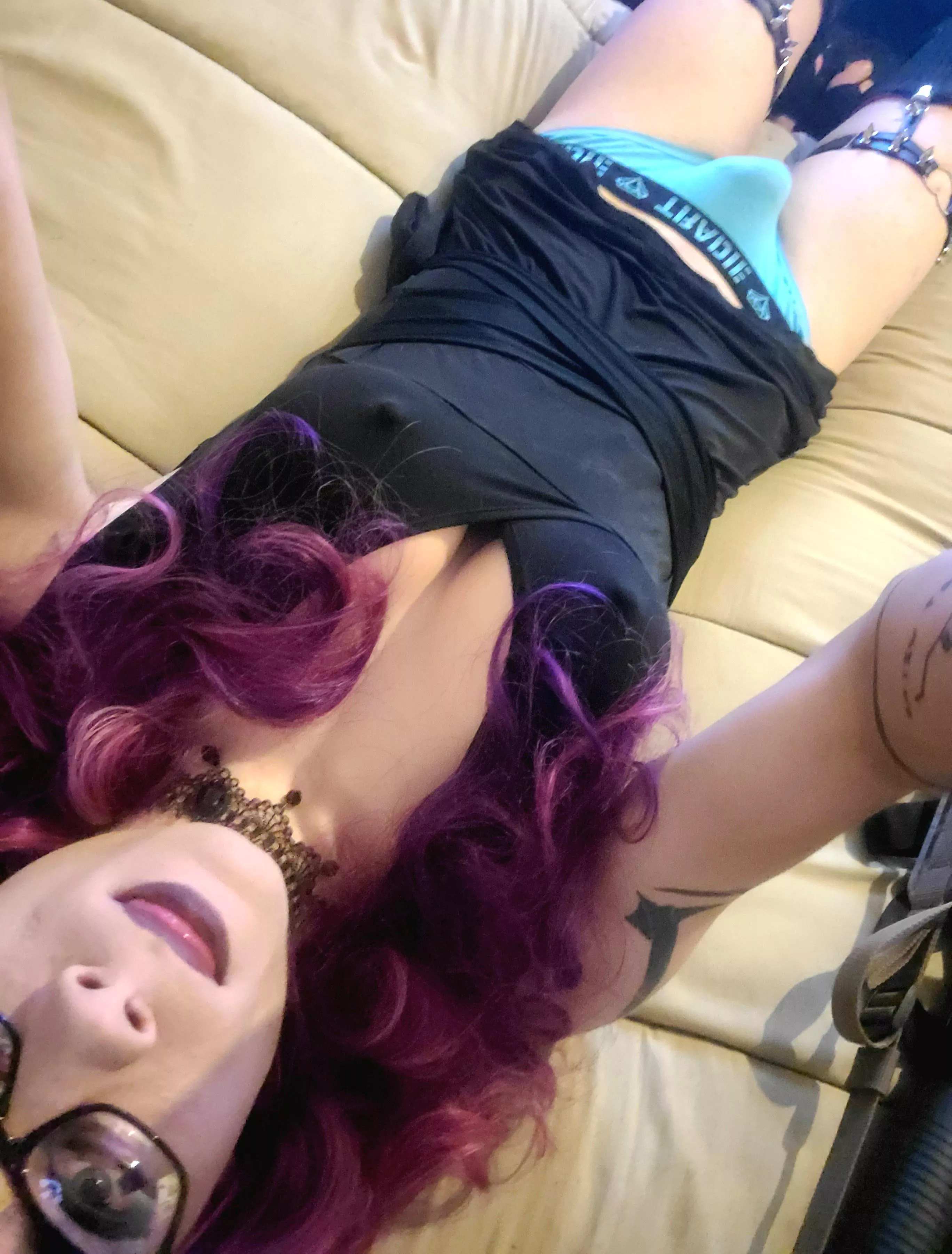 oh hey there 😏 posted by BakedGoodzX