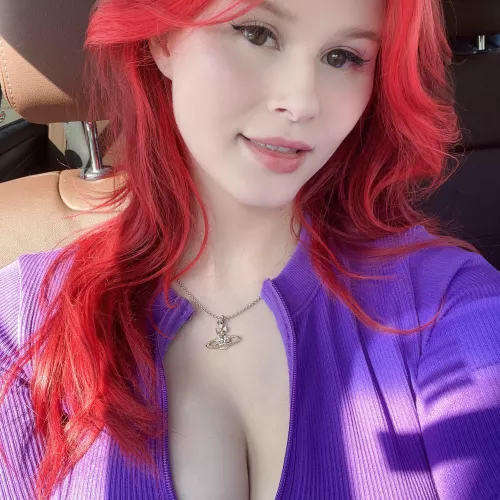 On my way to the gym. Kinda feeling like Daphne by jennrowleyofficial