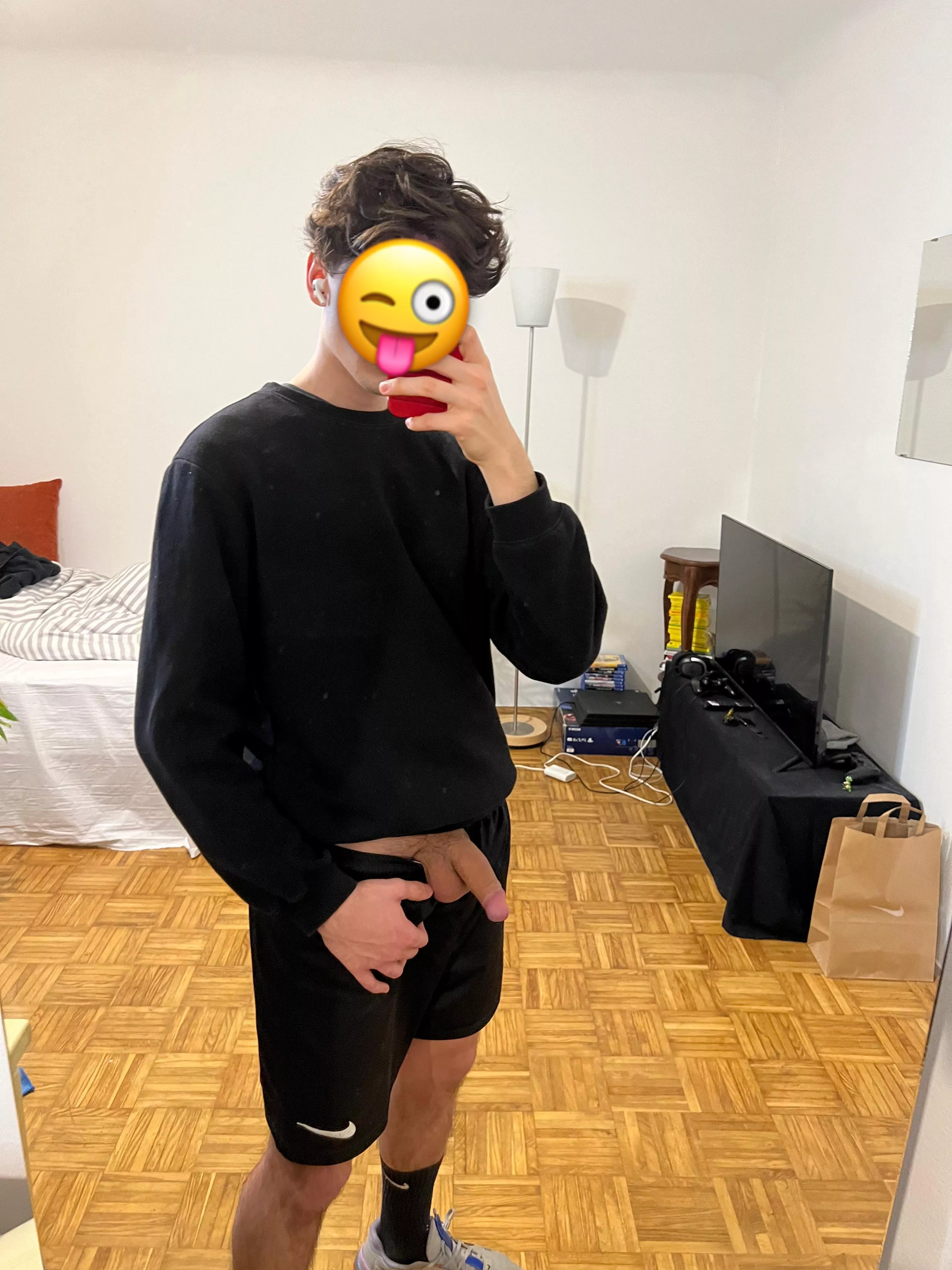 Oops wasn’t wearing any underwear while jogging posted by jakobprn