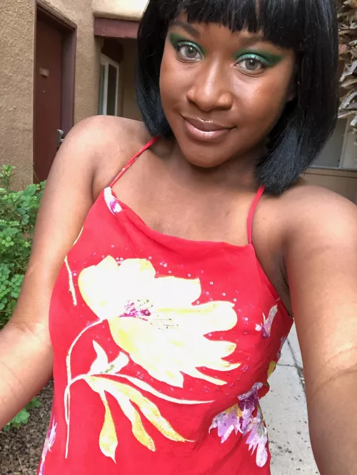 Red dress and green eyeshadow today! [F] by siennahaywoodd