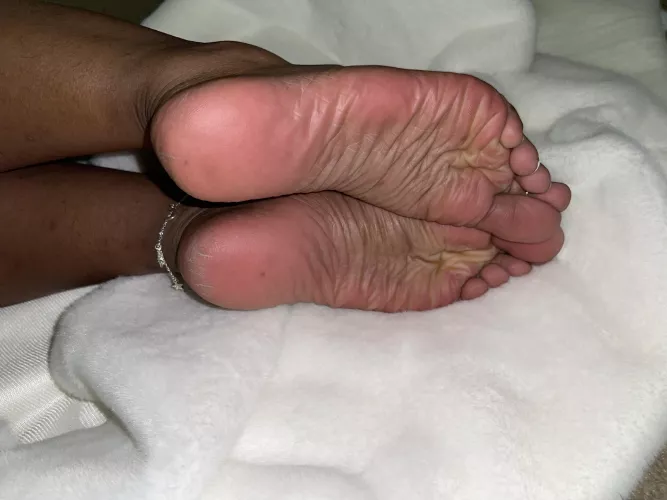 soft pink soles waiting to be worshipped by Turbulent-Menu8842