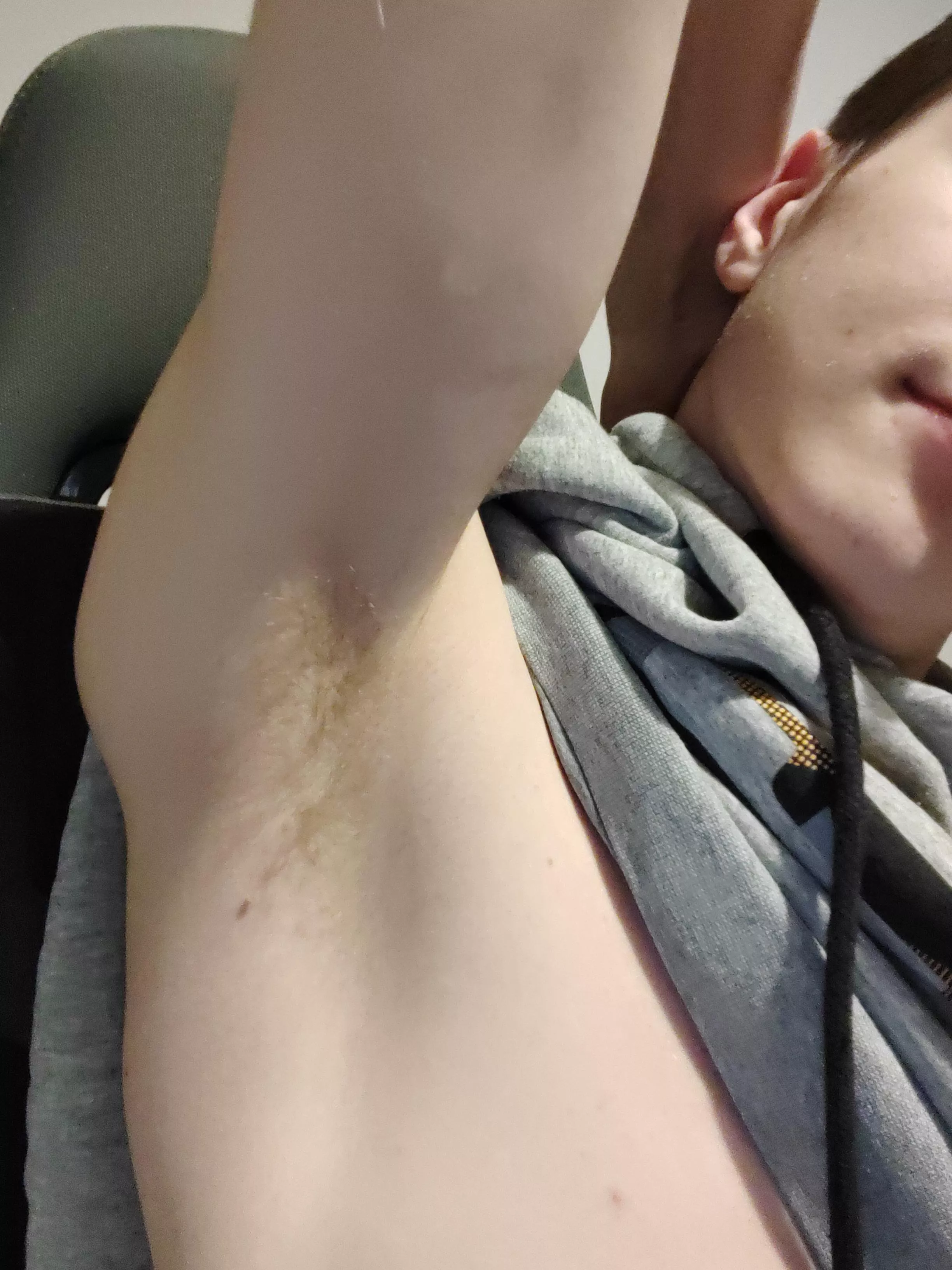 Sweating while watching a stream posted by throwawaynameboyo