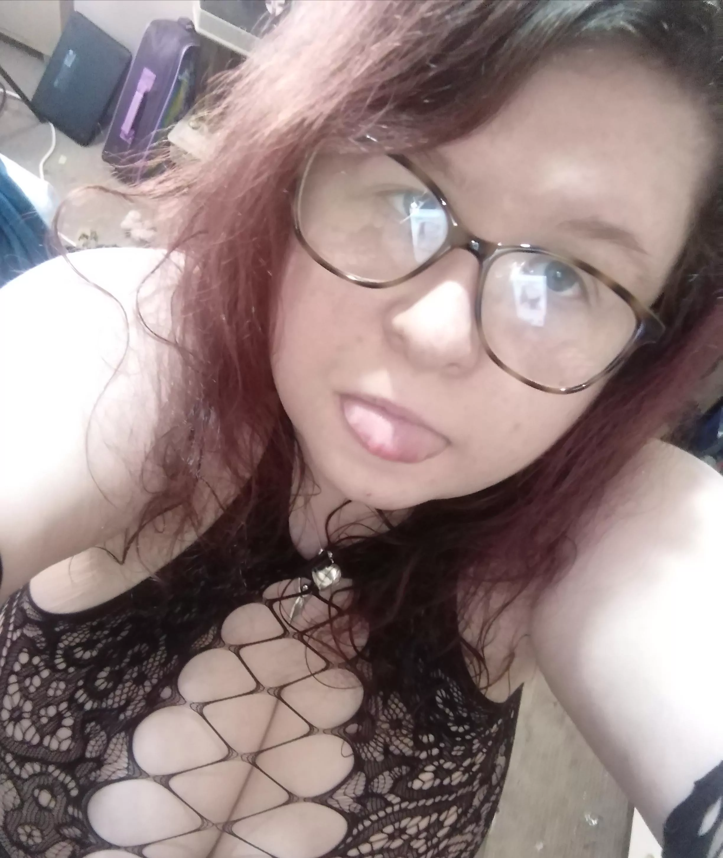 the cleavage in this stocking is endless posted by Hollow_Insanity