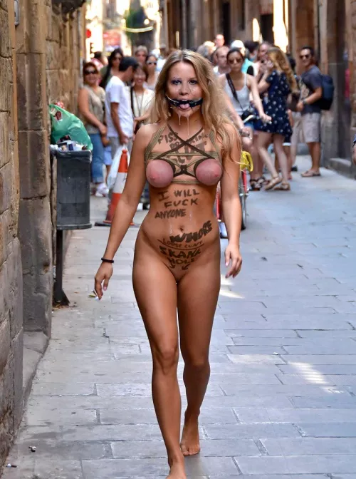 The walk back by Kinky_Apsara