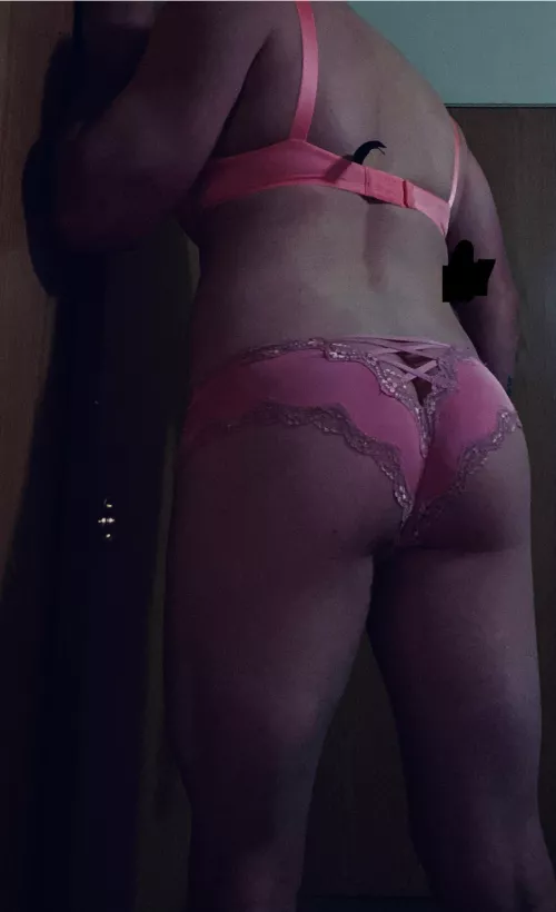 These panties make my ass look good!! by sissycowgirl777