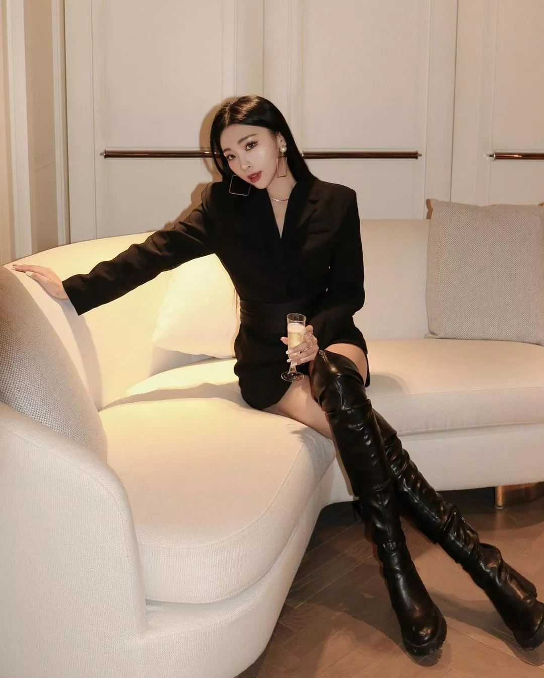 Thigh high boots posted by Majestic_Painter8660