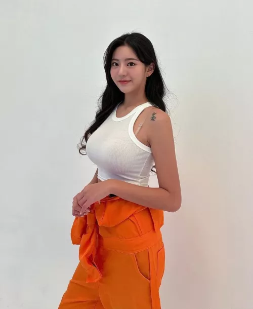 Tight and busty by Majestic_Painter8660