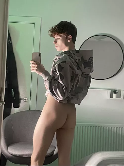 What do you rate my ass ? by LeoBrownXXX