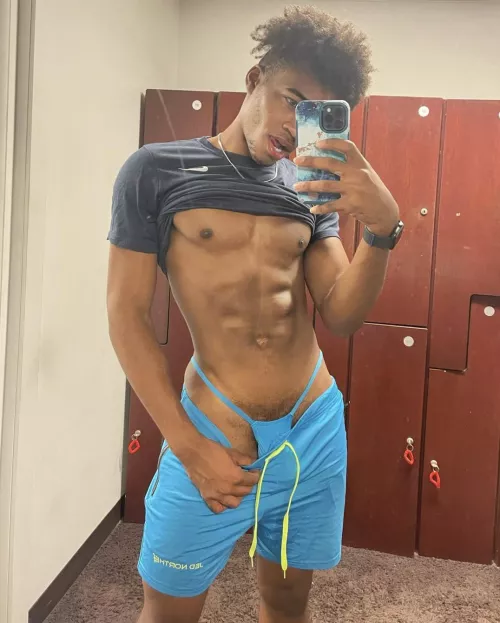 Wore something sexy to the gym today😏 by futurefighter20