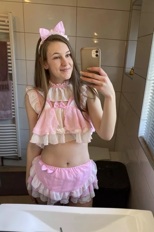 Would make my day if at least one person likes my outfit. by pride_ah