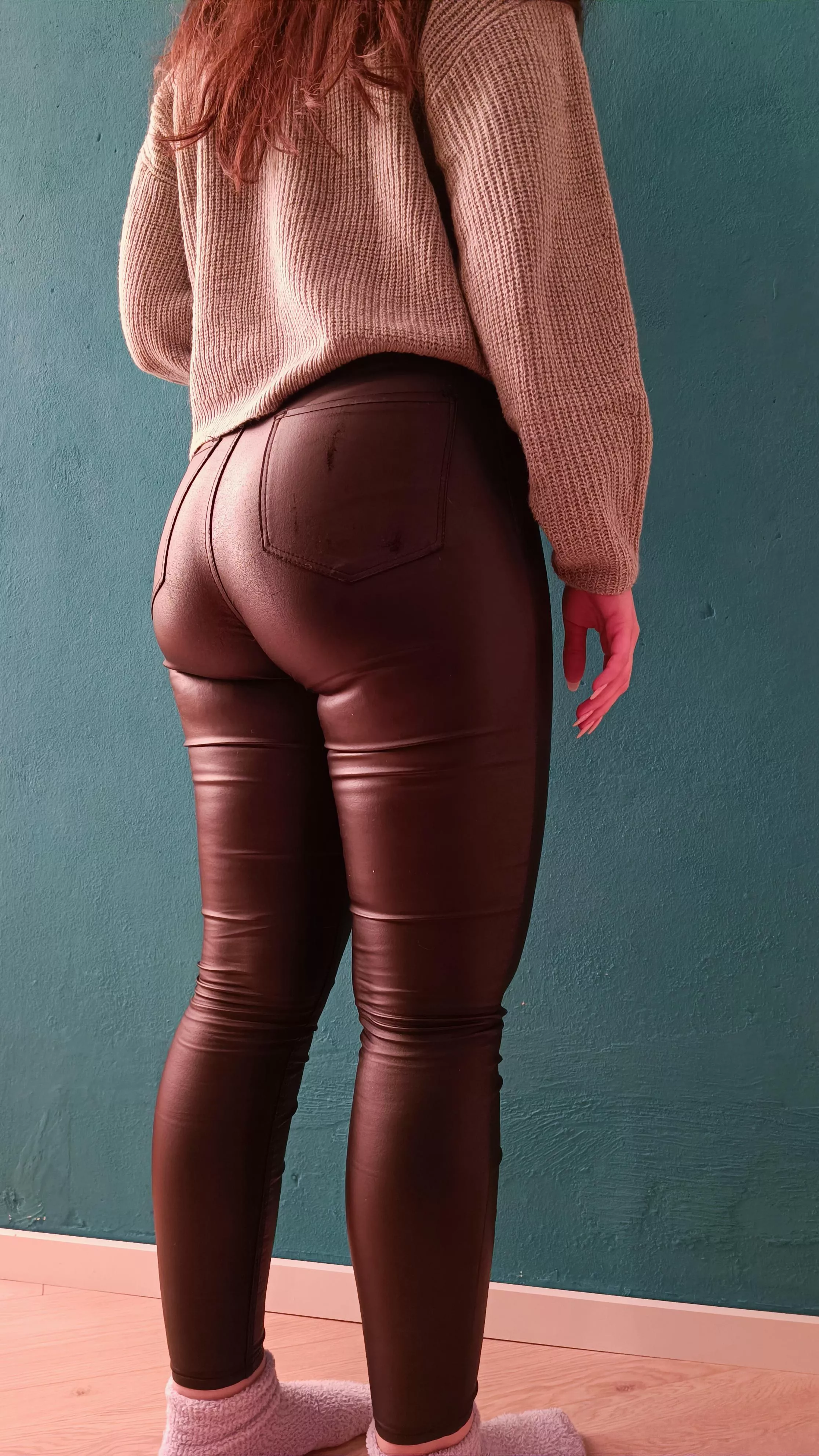 would you let me sit on you? 😈🍑 posted by fit_jasmine20